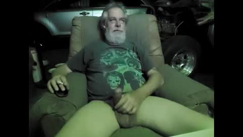 Snapshot of mikevm420 chatting on March 2026 05:46:01 AM mike online show from March 2026 05:46:01 AM