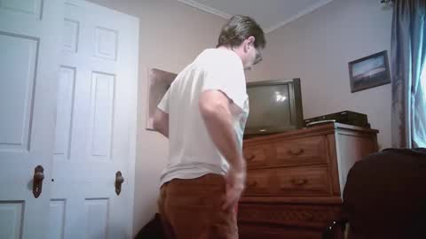 Snapshot of mikewulds chatting on April 2026 02:36:02 PM Mike online show from April 2026 02:36:02 PM