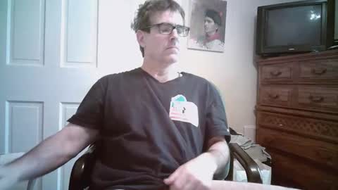 Snapshot of mikewulds chatting on April 2026 02:26:01 PM Mike online show from April 2026 02:26:01 PM