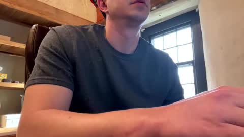 Snapshot of mikeydubs10 chatting on April 2026 01:01:01 PM mikeydubs10 online show from April 2026 01:01:01 PM