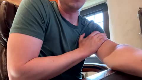 Snapshot of mikeydubs10 chatting on April 2026 12:30:02 PM mikeydubs10 online show from April 2026 12:30:02 PM