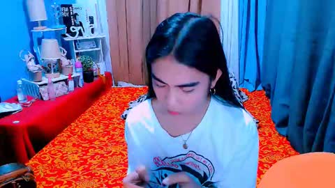 Snapshot of mikhayla_and_zeus_room chatting on February 2025 04:18:02 AM Mikhayla and Zeus online show from February 2025 04:18:02 AM