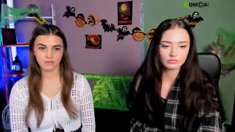 Snapshot of miki_nikki chatting on November 2025 01:12:02 PM Miki online show from November 2025 01:12:02 PM