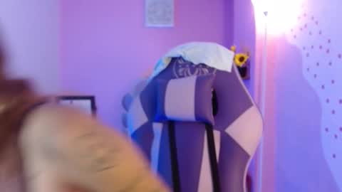 Snapshot of mikka_ela chatting on September 2025 01:48:02 PM Mikka 3 online show from September 2025 01:48:02 PM