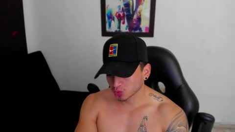 MIKKE online show from October 2025 03:23:02 PM