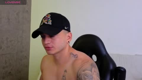 Snapshot of mikke_love chatting on April 2026 02:43:02 PM MIKKE online show from April 2026 02:43:02 PM
