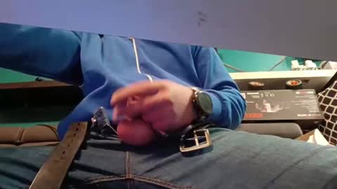 Snapshot of mikkkiz chatting on February 2025 02:14:01 AM Bescior online show from February 2025 02:14:01 AM