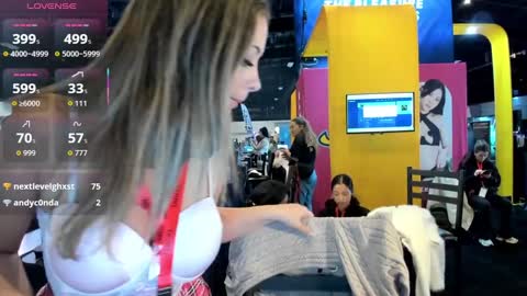 Mikaylah online show from October 2025 10:01:01 PM