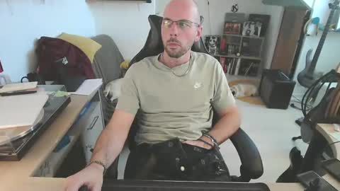 mikmik91 online show from April 2026 03:12:01 PM