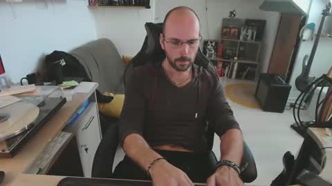 Snapshot of mikmik91 chatting on May 2026 10:42:02 AM mikmik91 online show from May 2026 10:42:02 AM