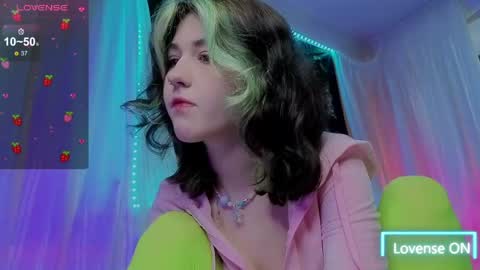 Snapshot of miko_meow chatting on May 2026 11:28:01 AM Miko online show from May 2026 11:28:01 AM
