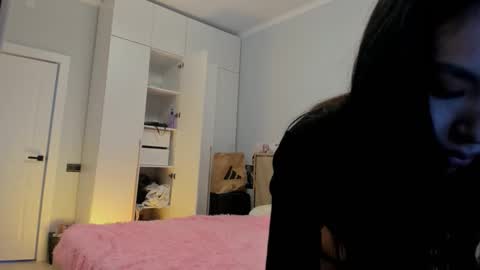 miko_moonn online show from October 2025 04:00:02 AM