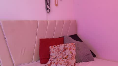 Mikoto Urb online show from October 2025 06:58:02 PM