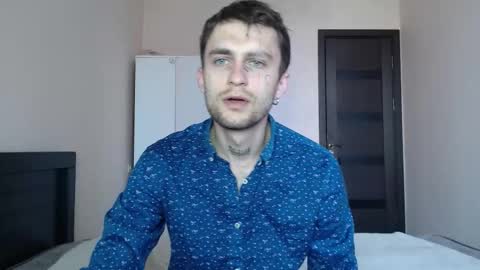 Snapshot of mikw63 chatting on March 2026 06:18:01 AM Sin online show from March 2026 06:18:01 AM