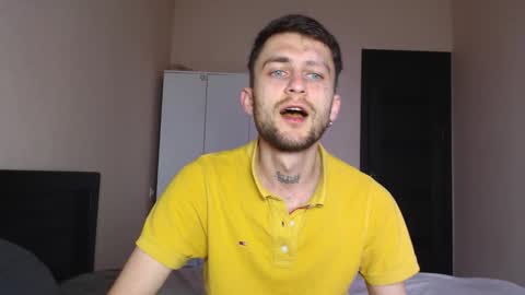 Snapshot of mikw63 chatting on March 2026 04:24:02 AM Sin online show from March 2026 04:24:02 AM