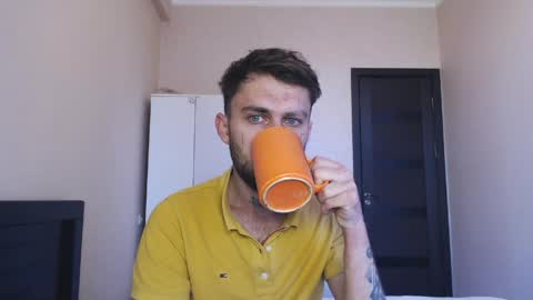 Snapshot of mikw63 chatting on April 2026 04:35:02 AM Sin online show from April 2026 04:35:02 AM