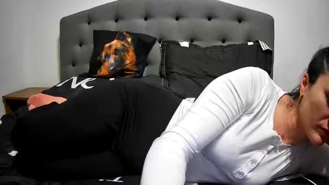 Mikyloveu online show from March 2025 06:30:01 PM