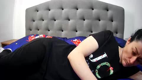 Mikyloveu online show from April 2026 02:14:02 PM