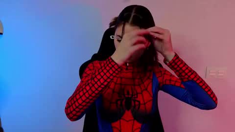 Milkiss online show from December 2025 04:36:01 PM