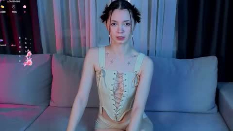 Milkiss online show from December 2025 05:51:02 PM