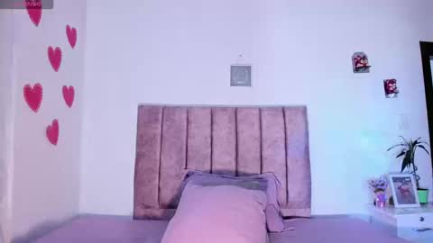 mila_1wood online show from September 2025 01:04:01 PM