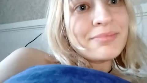 Mila 420 online show from October 2025 12:39:02 PM