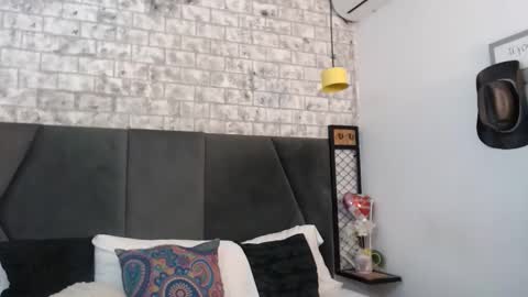 mila_adamss online show from October 2025 10:27:01 AM