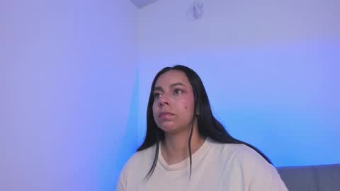 mila  online show from December 2025 09:55:02 PM