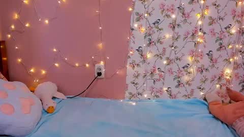 Mila shy sensual person  online show from January 2025 03:58:01 AM