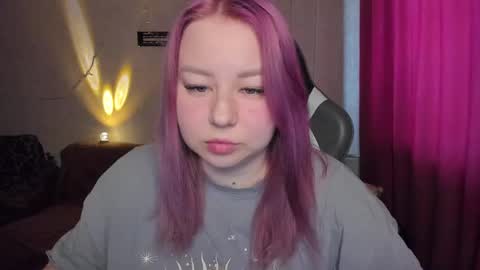 Mila shy sensual person  online show from November 2025 09:45:01 AM