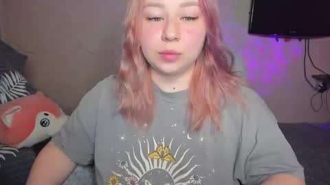 Mila shy sensual person  online show from December 2025 08:23:01 AM