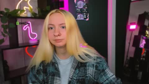 mila_glow online show from April 2026 06:38:01 PM