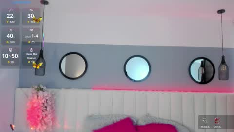 mila_hank online show from September 2025 12:28:02 PM