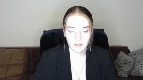 Snapshot of mila_keyy chatting on October 2025 09:11:01 PM mila_keyy online show from October 2025 09:11:01 PM