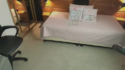 Milena  online show from September 2025 11:04:02 AM