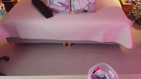 Milena  online show from December 2025 11:15:01 AM