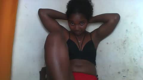 Snapshot of mila_lunah chatting on March 2026 06:25:01 PM mila_lunah online show from March 2026 06:25:01 PM