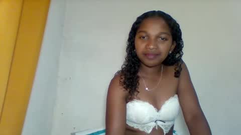 Snapshot of mila_lunah chatting on April 2026 02:21:01 PM mila_lunah online show from April 2026 02:21:01 PM