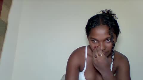 Snapshot of mila_lunah chatting on April 2026 10:43:02 PM mila_lunah online show from April 2026 10:43:02 PM