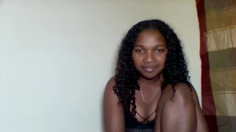 Snapshot of mila_lunah chatting on April 2026 04:41:01 PM mila_lunah online show from April 2026 04:41:01 PM