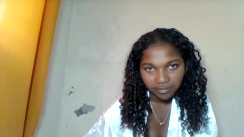 mila_lunah online show from May 2026 04:28:01 AM