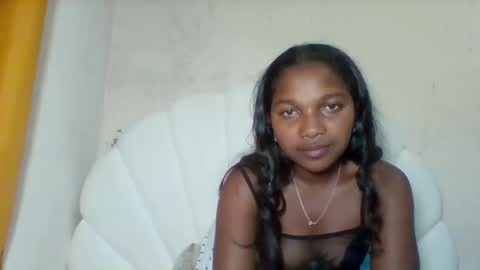 mila_lunah online show from May 2026 02:36:02 PM