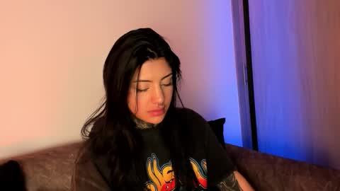 Snapshot of mila_monty__ chatting on January 2026 07:12:02 AM online show from January 2026 07:12:02 AM