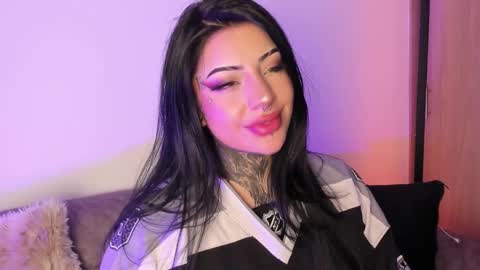 Snapshot of mila_monty__ chatting on January 2026 06:18:02 AM online show from January 2026 06:18:02 AM