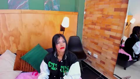 Mila and samy online show from October 2025 12:03:02 PM