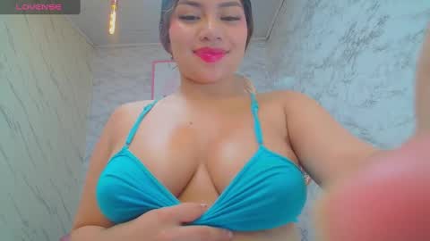 Snapshot of mila_sweet_v chatting on January 2025 05:32:01 PM Mila online show from January 2025 05:32:01 PM