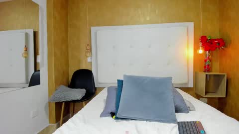          online show from October 2025 12:16:02 AM