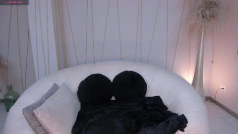 Mila online show from September 2025 11:04:01 PM