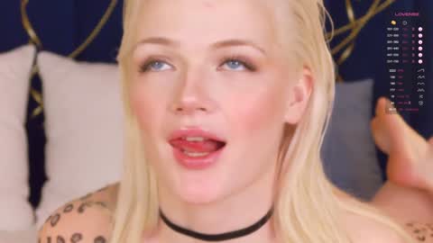 Snapshot of milademies chatting on January 2025 04:44:01 AM Miss Cutie online show from January 2025 04:44:01 AM