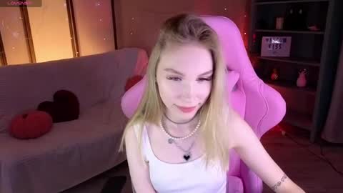 Snapshot of miladuales chatting on April 2026 09:06:02 PM Mila online show from April 2026 09:06:02 PM